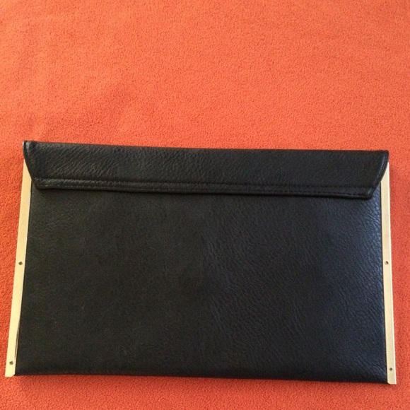 ✳️✳️PRICE DROP✳️✳️ Black Justfab clutch - Picture 2 of 3